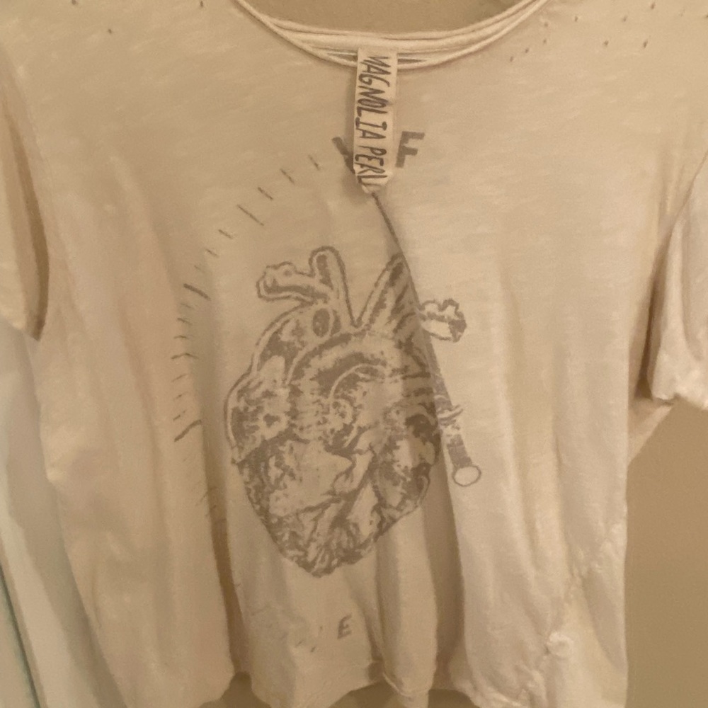 Magnolia Pearl Full Heart t-shirt